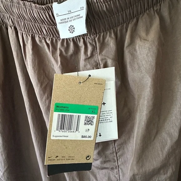 Nike Sportswear Essential Women's Mid-Rise Oversized Woven Joggers Size XL NTW - Picture 3 of 9